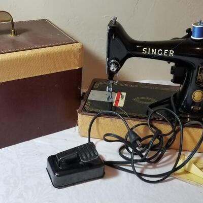 Lot 58: Singer 99k Sewing Machine