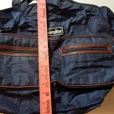 Lot 60: Zip Pouch Duffel Bag