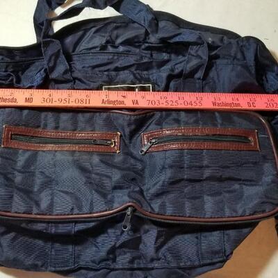 Lot 60: Zip Pouch Duffel Bag