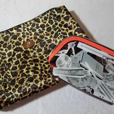 Lot 66: Makeup Zip Pouches