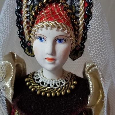 Lot 77: Vintage Tree Small Topper 
