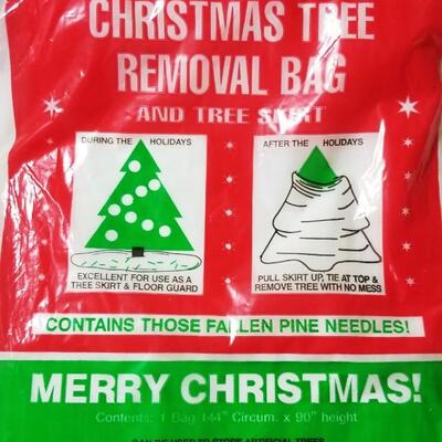 Lot 81: Christmas Tree Removal Bags