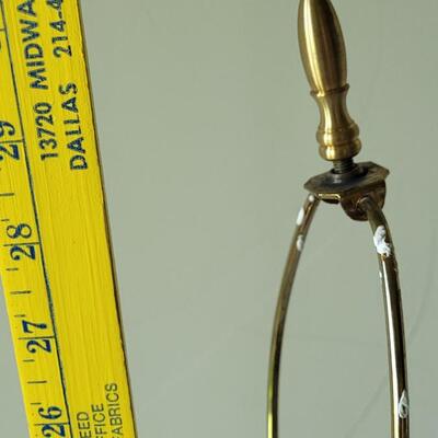 Lot 93: Metal Lamp