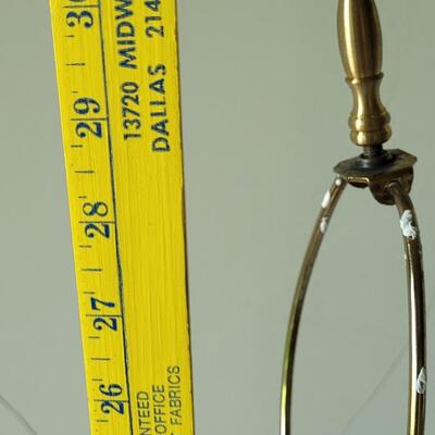 Lot 93: Metal Lamp