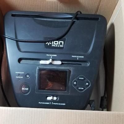 Lot 98: ion Pics2SD - Photo, Slide and Film Scanner