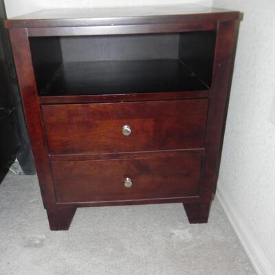 LOT 26  NIGHT STAND 2