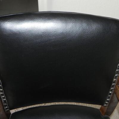 LOT 33  LEATHER ARM CHAIR