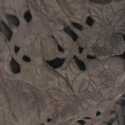 Line Dot cut sleeve top size small 