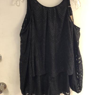 Do + Be cut sleeve romper size small