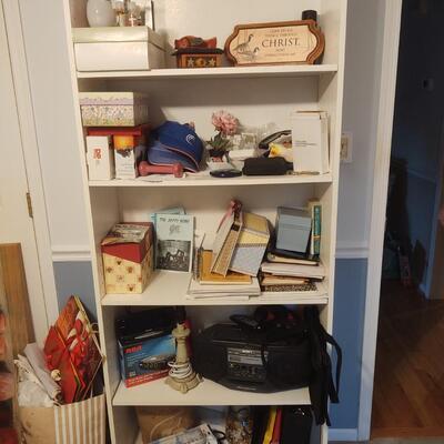 88 - Bookshelf and Contents
