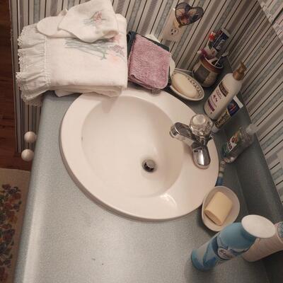 97 - Bathroom Contents