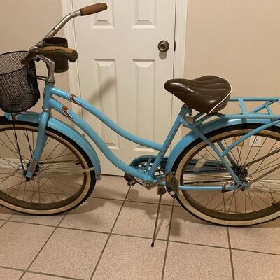 Ladyâ€™s Huffy Deluxe Bicycle 26â€, vintage-style