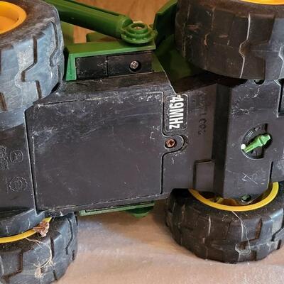 Lot 104: Plastic Tonka Tractor Toy & John Deer Toy