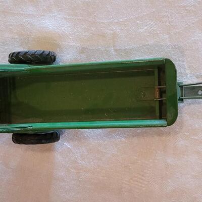 Lot 109: Vintage John Deer Tractor Spreader