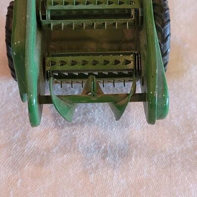 Lot 109: Vintage John Deer Tractor Spreader