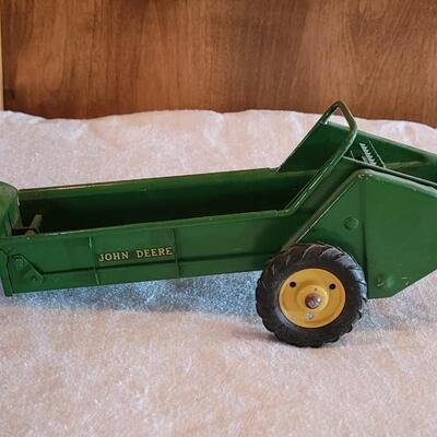 Lot 109: Vintage John Deer Tractor Spreader