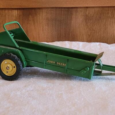 Lot 109: Vintage John Deer Tractor Spreader