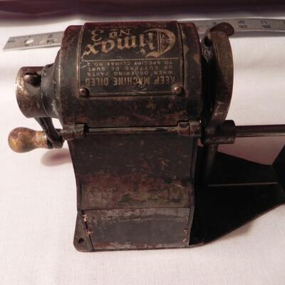 LOT 40 VINTAGE PENCIL SHARPENER & CODER