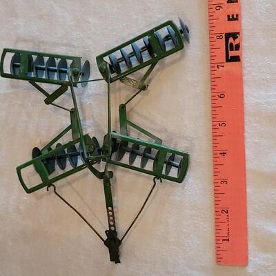 Lot 115: Vintage John Deer Disk Harrow Toy