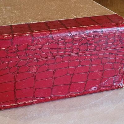 Lot 125: (2) Vintage Small Train Cases