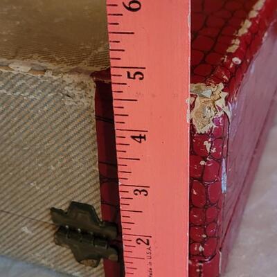 Lot 125: (2) Vintage Small Train Cases