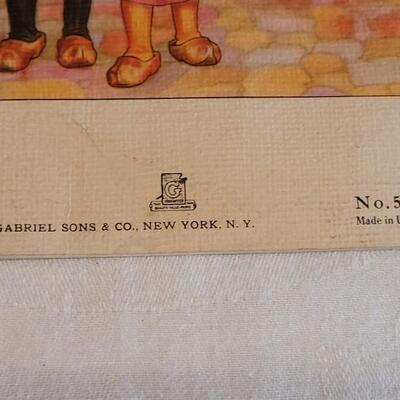 Lot 127: 1939 Hansel & Gretel and Dr. Seuss Spanish Dictionary 