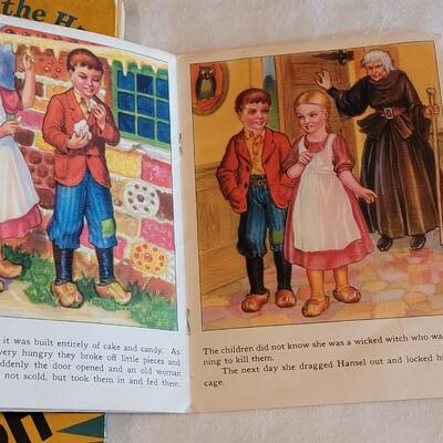 Lot 127: 1939 Hansel & Gretel and Dr. Seuss Spanish Dictionary 