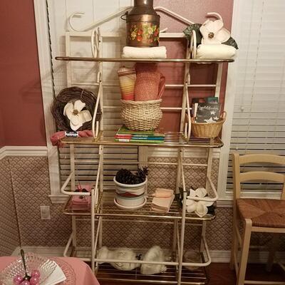 White Metal Bakerâ€™s Rack