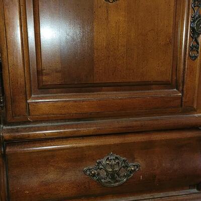 Lot 135: Stanley Furniture Marble Top Side Table #1