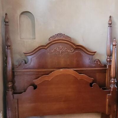 Lot 138: Stanley Furniture Queen Size Bed includes Side Wood Rails