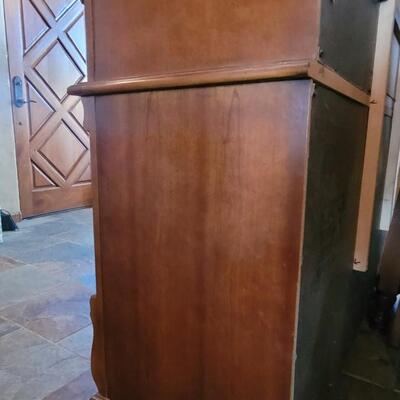 Lot 139: Stanley Furniture Marble Top Dresser with Mirrors 