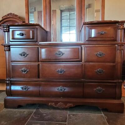 Lot 139: Stanley Furniture Marble Top Dresser with Mirrors 
