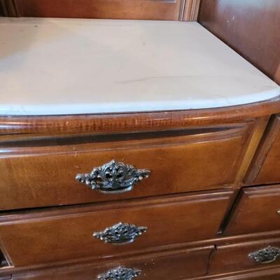 Lot 139: Stanley Furniture Marble Top Dresser with Mirrors 