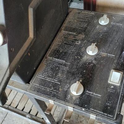 Lot 145: WEBER LP Propane Gas Grill