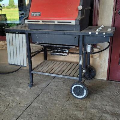 Lot 145: WEBER LP Propane Gas Grill