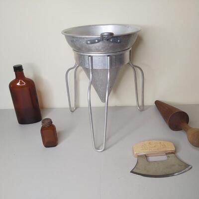 122 - Kitchen Utensils & Bottles