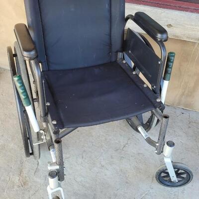 Lot 152: Breez 510 Wheelchair