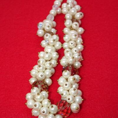 Cluster Faux Pearl Necklace 
