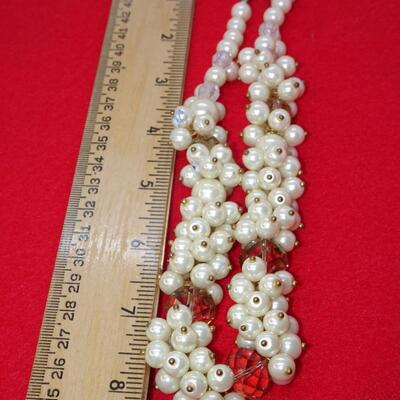 Cluster Faux Pearl Necklace 