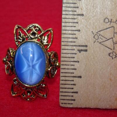 Mid Century Adjustable Gold Tone Faux Blue Star Sapphire Ring 