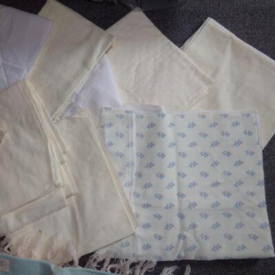 LOT 39 SEWING MATERIAL AND POLY FILL
