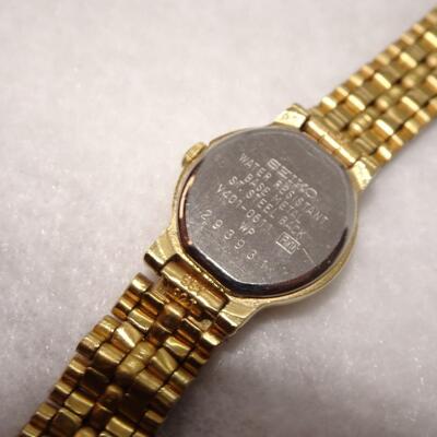 Gold Tone Ladies Seiko Watch - needs battery 