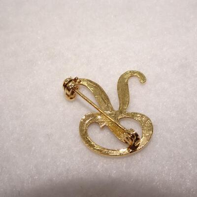 Gold tone Letter R Pin 