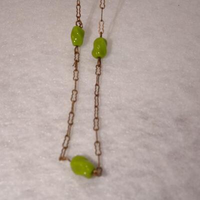 Dainty Green Glass Necklace 