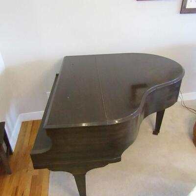 LOT 1 BABY GRAND PIANO WITH BENCH