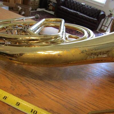 LOT 6  FRENCH HORN WITH CASE