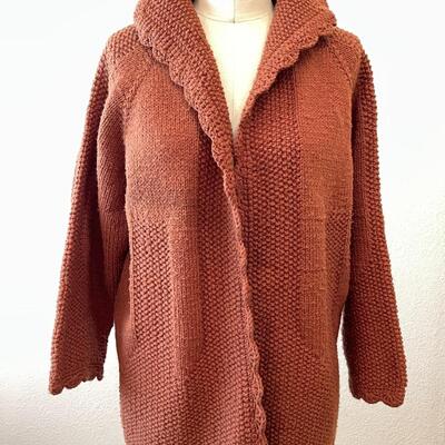 LOT 149  LONGER LENGTH HAND KNIT CARDIGAN SWEATER SIZE M