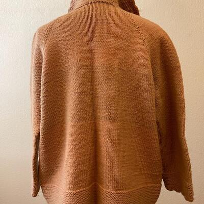 LOT 151  VINTAGE HAND KNIT CARDIGAN SWEATER LIGHT BROWN SIZE M