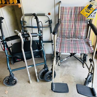 LOT 156  MOBILITY GROUP NOVA TRAVEL WHEEL CHAIR WALKER W/SEAT & STORAGE 