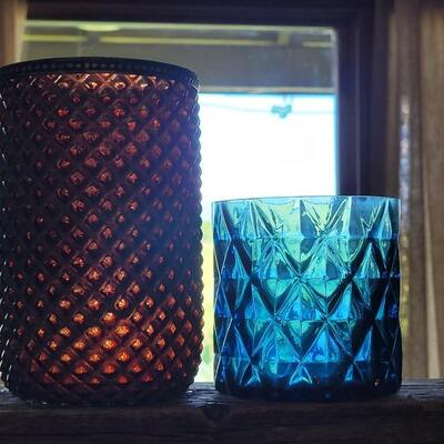 Lot 158: (2) Glass Vessels